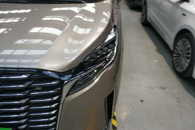 Used Buick GL8 2023 ES Lu Zun Deluxe and Yue Edition