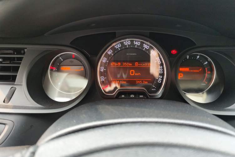 Used Citroen C5 2013 2.3L Automatic Zunyu Model Instrument Cluster