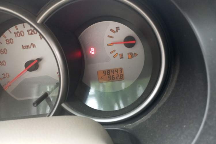 Used Nissan Livina 2010 Jingyue Edition 1.6L Manual All-Around Model