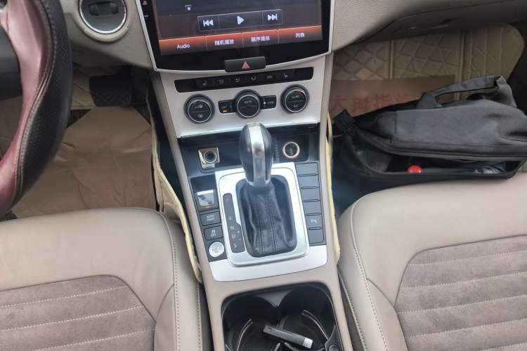 Used Volkswagen Magotan 2015 Facelift 1.8TSI Luxury Model
