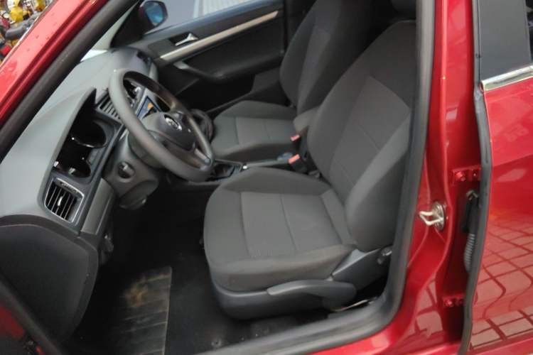 Used Volkswagen Lavida 2015 1.6L Automatic Fashion Edition
