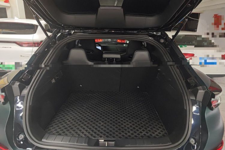 Used CHANGAN UNI-T 2022 1.5T Prestige Version Trunk