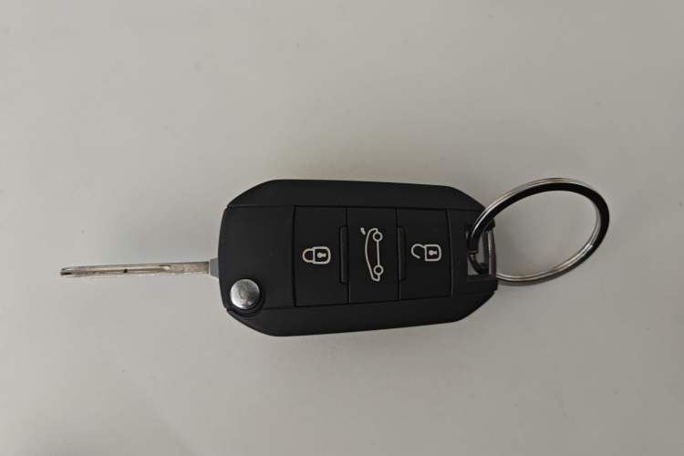 Used Peugeot 308 2016 1.6L Manual Fashion Edition
