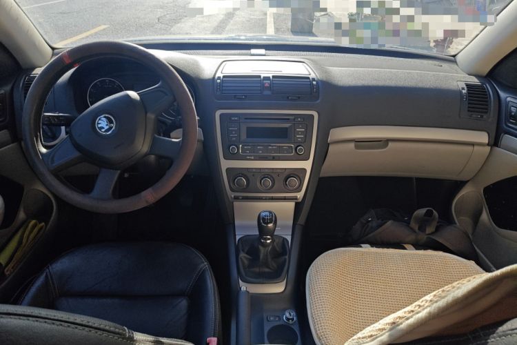 Used Skoda Octavia 2013 1.6L Manual Eado Edition