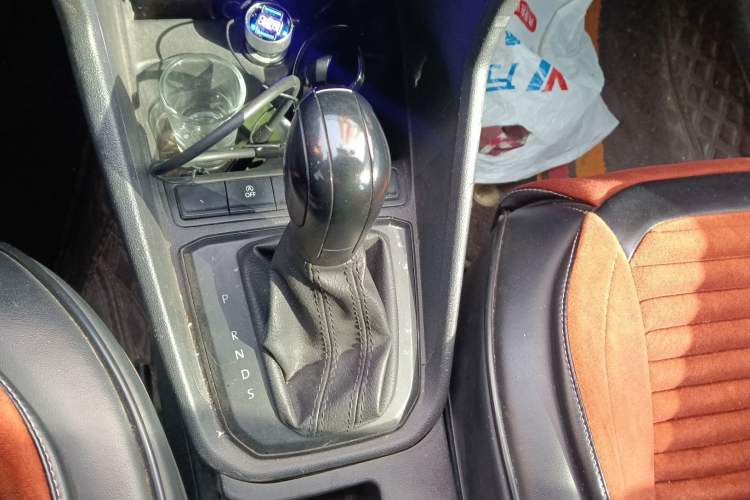 Used Volkswagen Santana 2019 1.5L Automatic Fashion Edition China VI Gear Lever