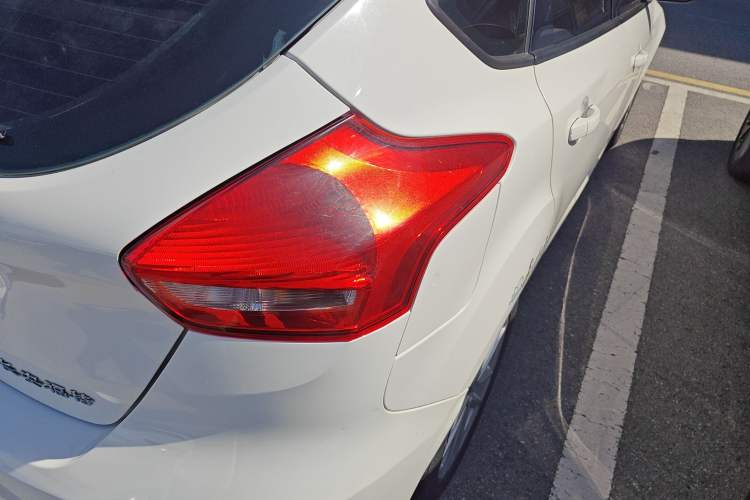 Used Ford Focus 2018 Hatchback Classic 1.6L Automatic Trendy SmartDrive Edition