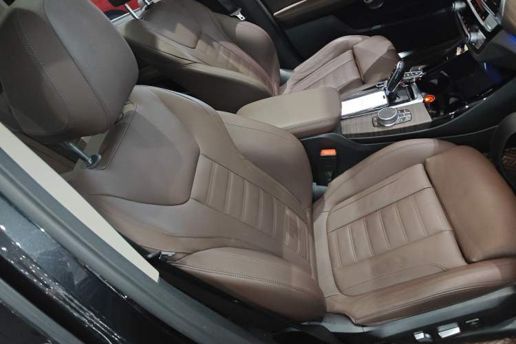 Used BMW X3 2018 xDrive28i Luxury Package China VI Emission Standard Right Front Seat