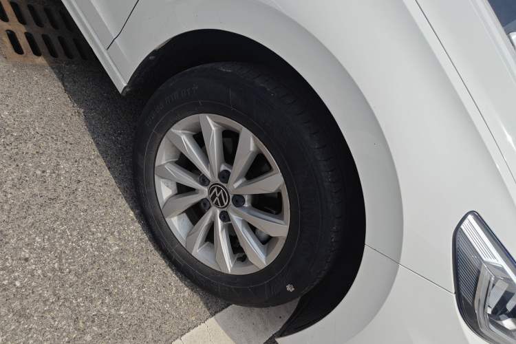 Used Volkswagen Bora 2021 1.5L Automatic Fashionable Smart Connectivity Version Right Front Wheel Hub