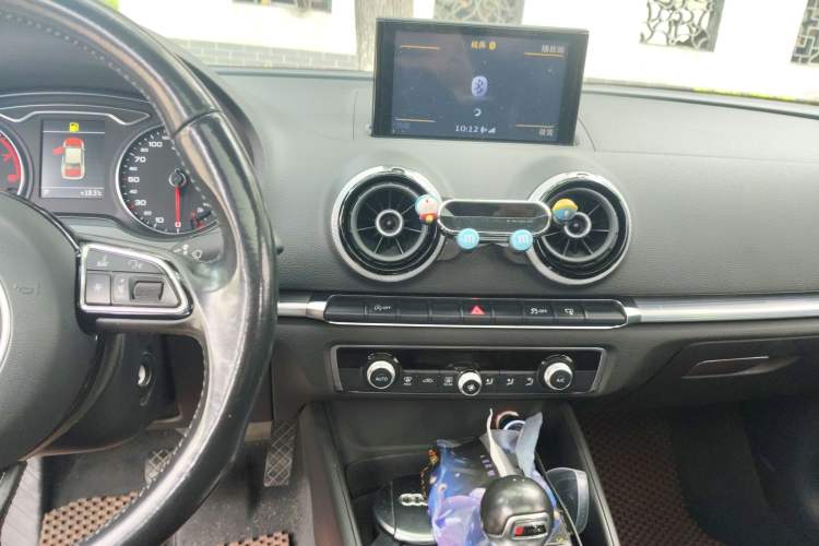 Used Audi A3 2014 Limousine 40 TFSI S line Comfort Model Audio And AC Panel