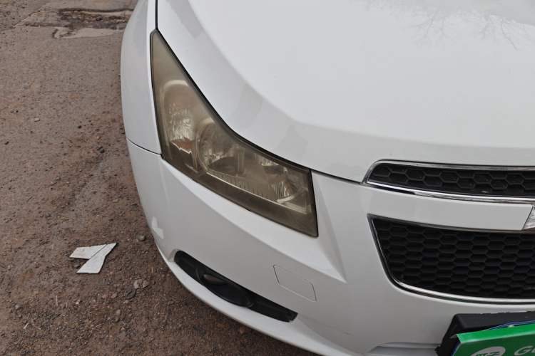 Used Chevrolet Cruze 2013 Hatchback 1.6L Automatic Luxury Model Right Front Headlight