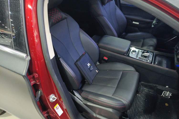 Used BYD Tang New Energy 2018 DM 2.0T All-Wheel Drive Smart Connectivity Luxury Model 7 Seats China V Emission Standard Right Front Seat