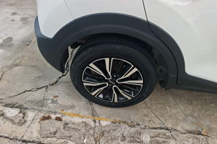 Used Kia kx1 Stonic 2021 1.4L CVT Fun Edition