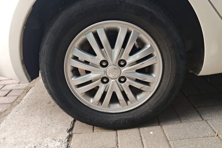 Used Kia K2 2012 Sedan 1.4L MT GLS Commemorative Edition
