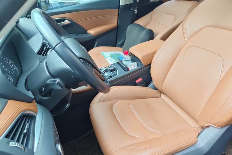 Used BORGWARD BX7 2016 28T Two-Wheel Drive Luxury Version 5 Seats
