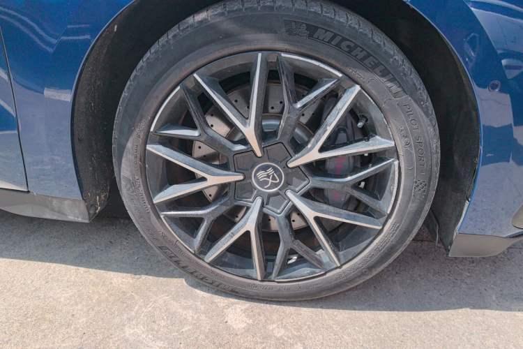 Used BYD Han 2022 EV Genesis Edition 610KM All-Wheel Drive Premium Model
