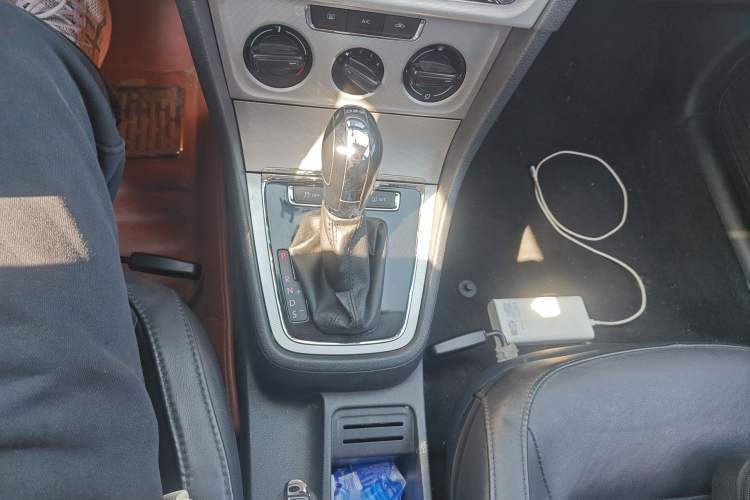 Used Volkswagen Gran Lavida 2013 1.4 TSI Automatic Comfort Model