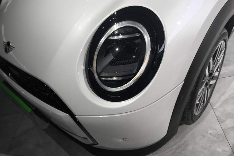 Used MINI MINI 2025 1.5T COOPER Classic Edition Five-Door Version
