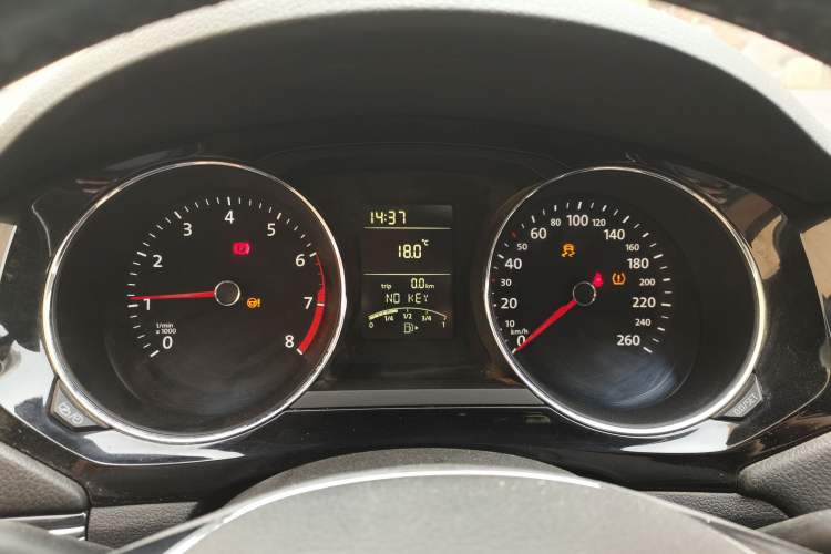 Used Volkswagen Sagitar 2018 1.6L Manual Comfort Model Instrument Cluster