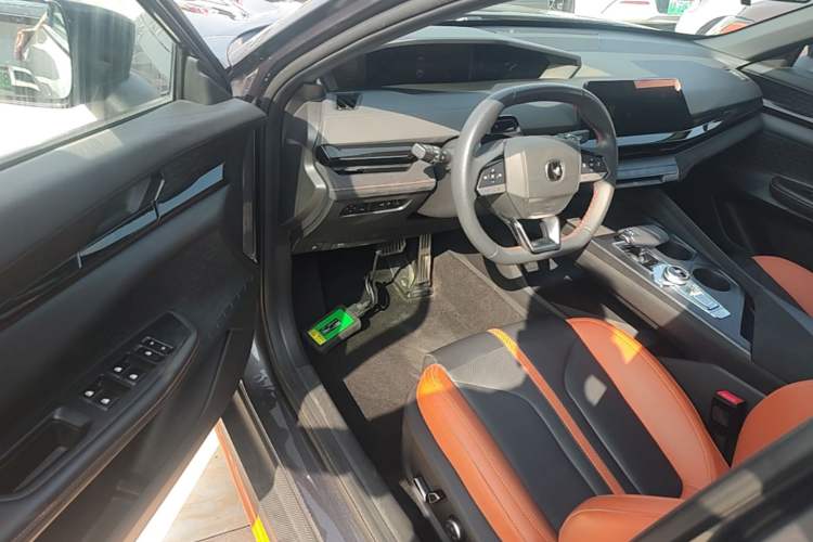 Used CHANGAN UNI-V 2024 1.5T Prestige Sport Edition
