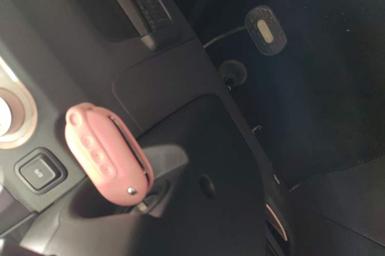 Used Wuling Hongguang MINIEV 2022 Macaron Premium Model – Lithium Iron Phosphate
