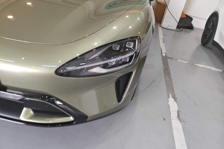 Used Xiaomi Auto SU7 2024 Rear-Drive Ultra-Long Range Advanced Pro-Level Intelligent Driving Version Left Front Headlight