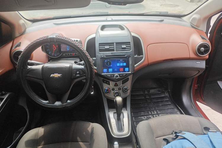 Used Chevrolet Aveo Sonic 2011 Sedan 1.6L Automatic SX