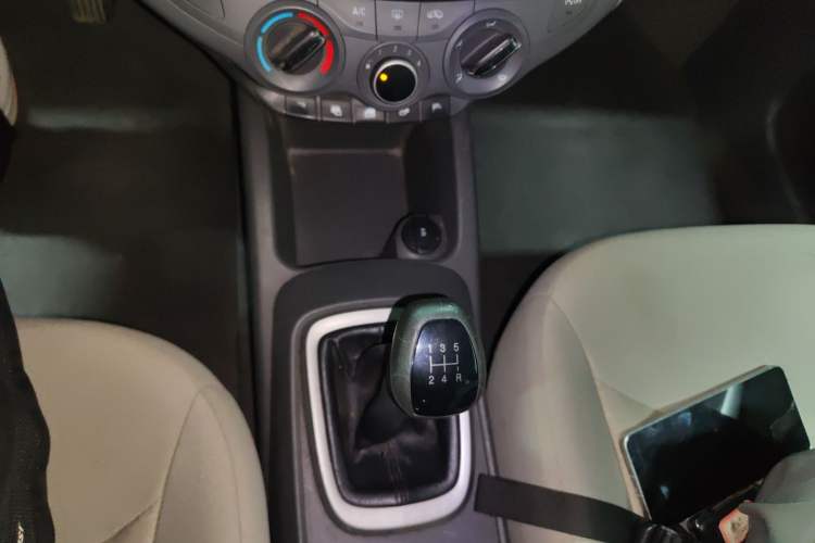 Used Chevrolet Sail 2015 Sail 3 1.3L Manual Ideal Edition Gear Lever