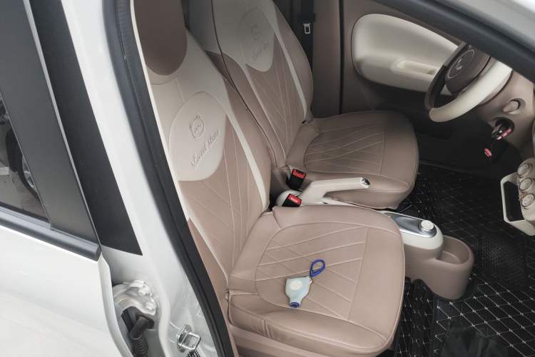 Used Wuling Hongguang MINIEV 2025 Four-Door Version Advanced Edition Right Front Seat