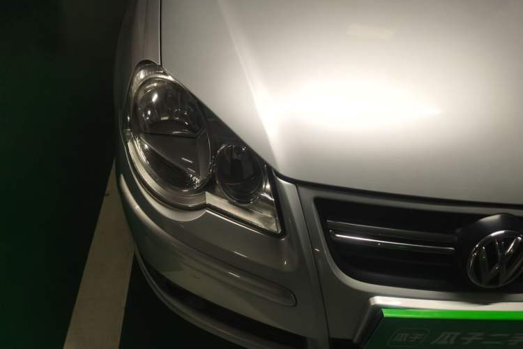 Used Volkswagen Polo 2009 Jingqing 1.6L Automatic Fashion Edition Right Front Headlight