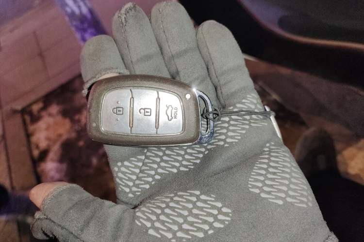 Used Hyundai Verna (older generation) 2016 1.4L Automatic Leading-Edge GLX