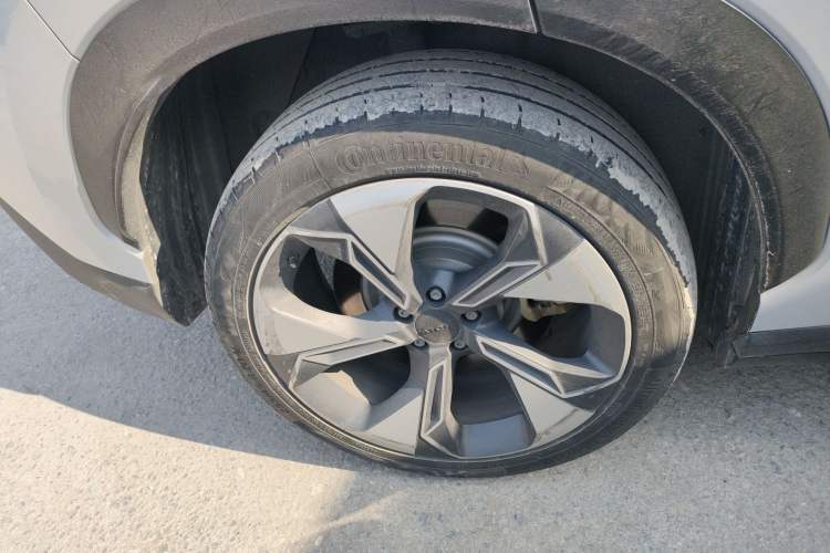 Used AION V 2023 Plus 80 Smart Enjoyment Seven-Seater Edition Ternary Lithium Right Rear Wheel Hub