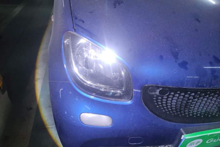 Used smart forfour 2016 1.0L 52 kW Passion Edition Right Front Headlight