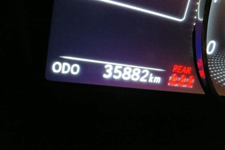 Used Lexus ES 2020 200 Excellence Edition Odometer Close Up