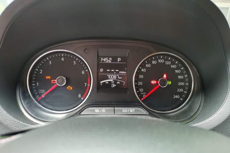 Used Volkswagen Polo 2016 1.6L Automatic Comfort Model