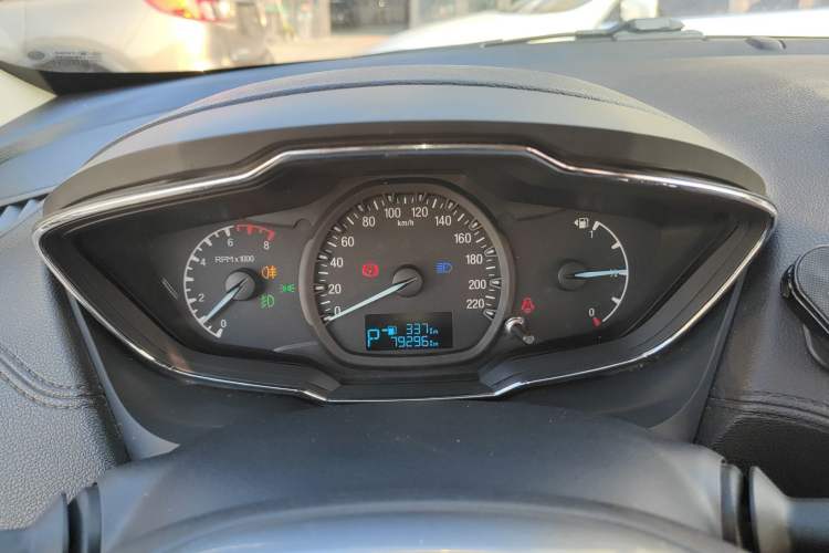 Used Ford Escort 2015 1.5L Automatic Fashion Model
