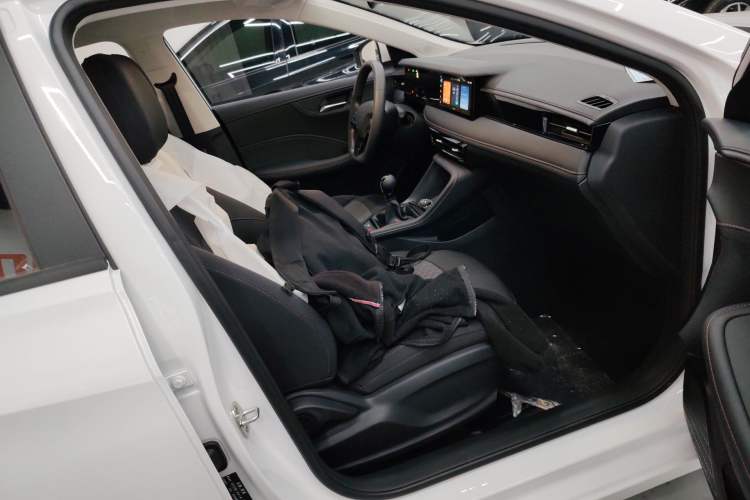 Used Roewe i5 2026 Model 1.5L Manual Comfort Version Right Front Seat