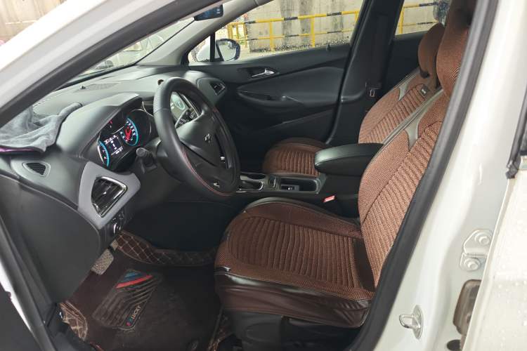 Used Chevrolet Cruze 2018 320 Automatic Pioneer Sunroof Edition Left Front Seat