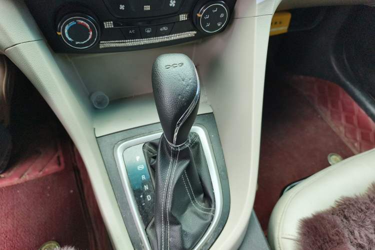 Used Buick GT 2018 15T Dual-Clutch Elite Model China V Standard Gear Lever