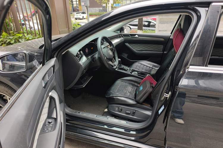 Used Volkswagen Magotan 2023 2 Million Units Limited Edition 330TSI DSG Leading Version