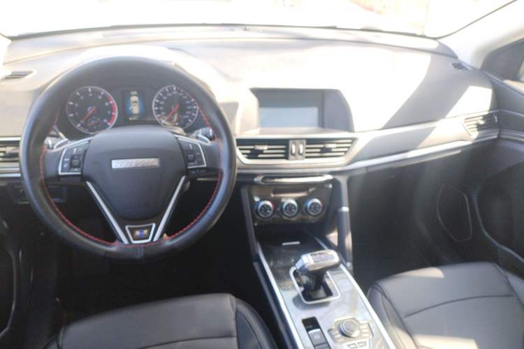 Used Haval H6 2018 Blue Label Sport Edition 1.5T Automatic Two-Wheel Drive Elite Model Center Console