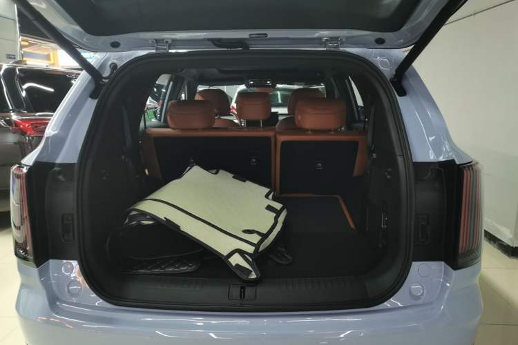 Used JETOUR Shanhai L7 Plus 2025 Model 220km Flagship 7-seater Trunk