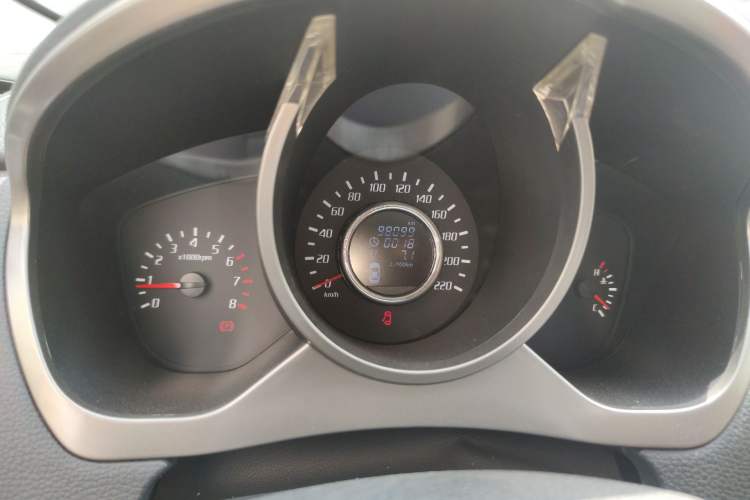 Used Huatai Santa Fe 2016 1.5T Gasoline Manual Two-Wheel Drive Smart Enjoyment i3 Model Odometer Close Up