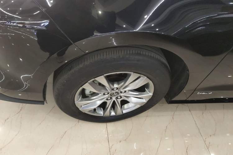 Used Toyota SIENNA 2024 2.5L Hybrid Four-Wheel Drive Prestige Edition Left Front Wheel Hub