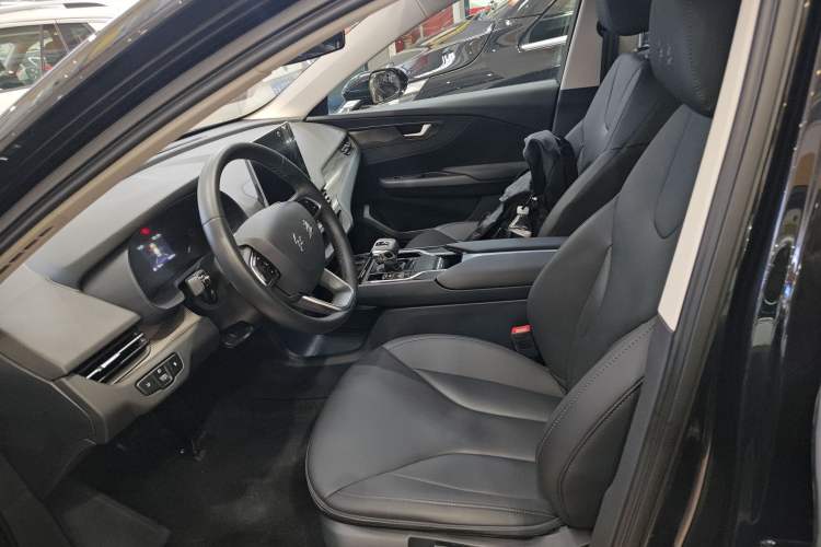 Used Hongqi E-QM5 2023 Base Travel Edition