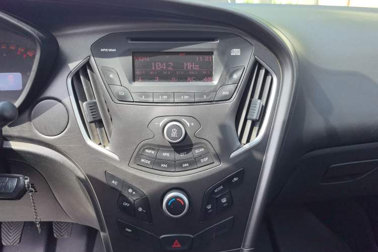 Used GAC Trumpchi GA3 2013 1.6L Manual Elite Edition Audio And AC Panel