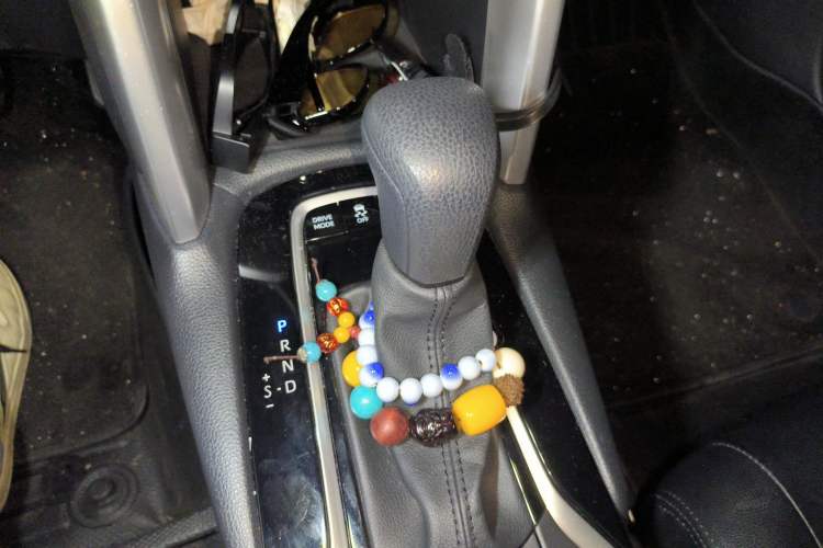 Used Toyota Corolla Cross 2023 Dual-Motor 2.0L Pioneer Edition Gear Lever