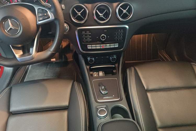 Used Mercedes-Benz GLA 2019 GLA 200 Fashion Model Gear Lever
