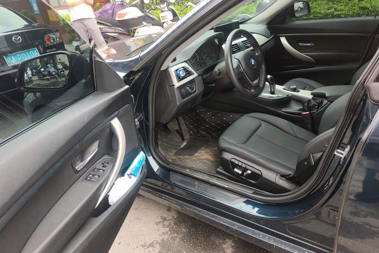 Used BMW 3 Series GT 2016 320i Fashion Model