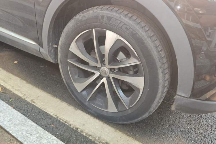 Used Brilliance V7 2019 300T Automatic Flagship Model 5 Seats
