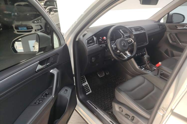 Used Volkswagen Tiguan L 2021 330TSI Automatic Two-Wheel Drive R-Line Enhanced Edition Driver Seat